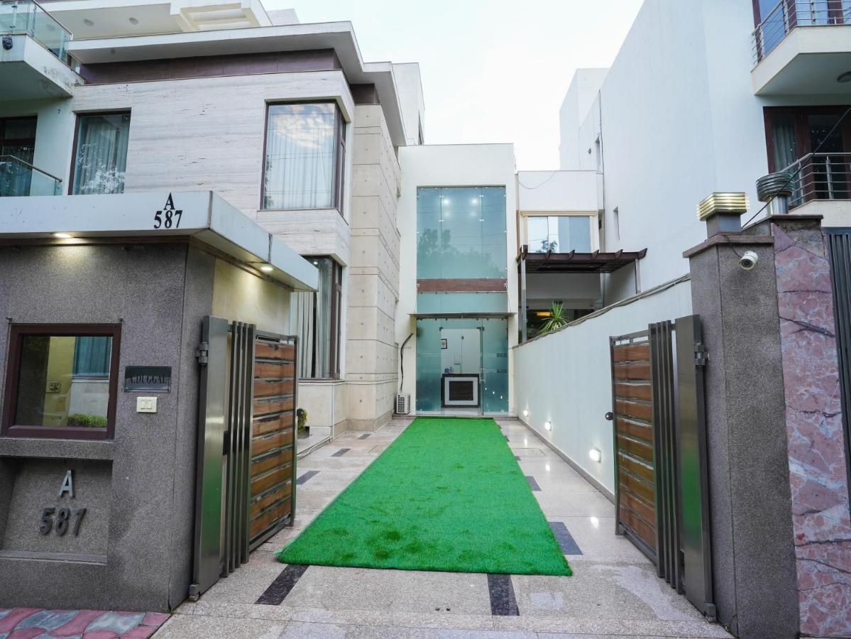 Lime Tree Hotel Sushant Lok Gurgaon Sector 29 Next To Iffco Chowk Metro Exterior foto
